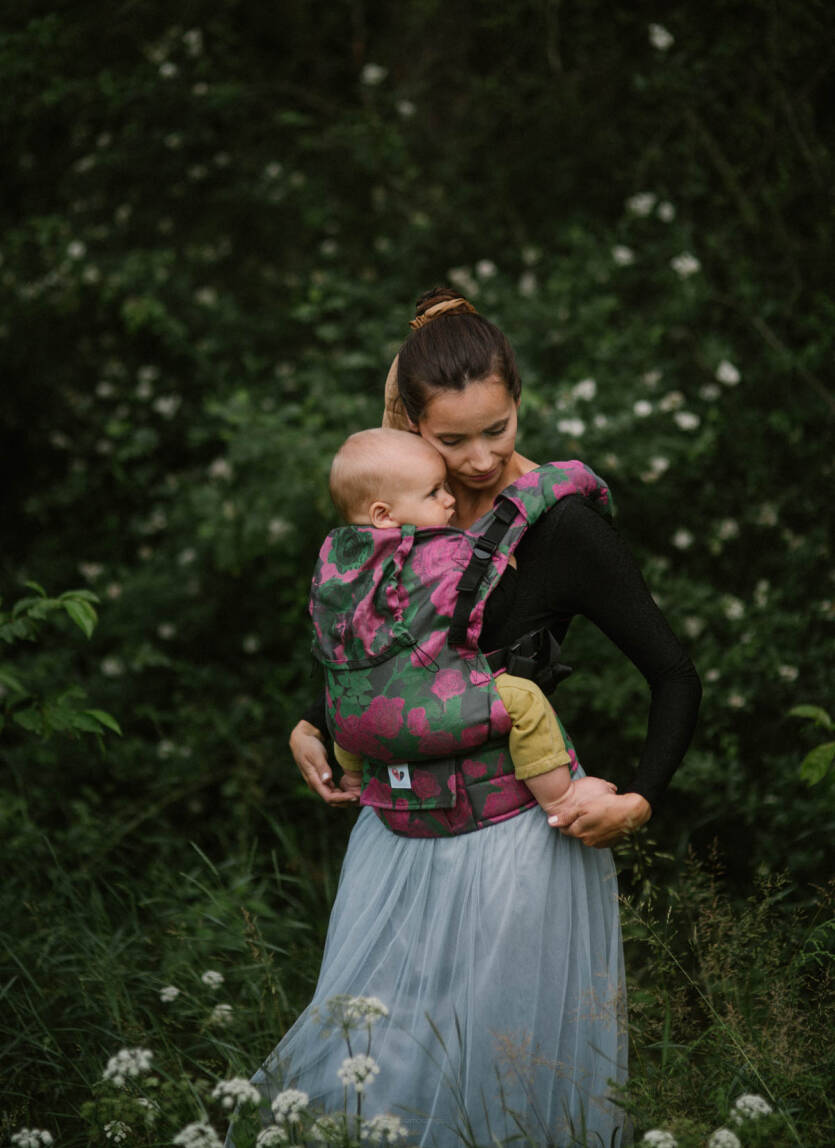 Freely Gow. Baby carrier . Rosa.