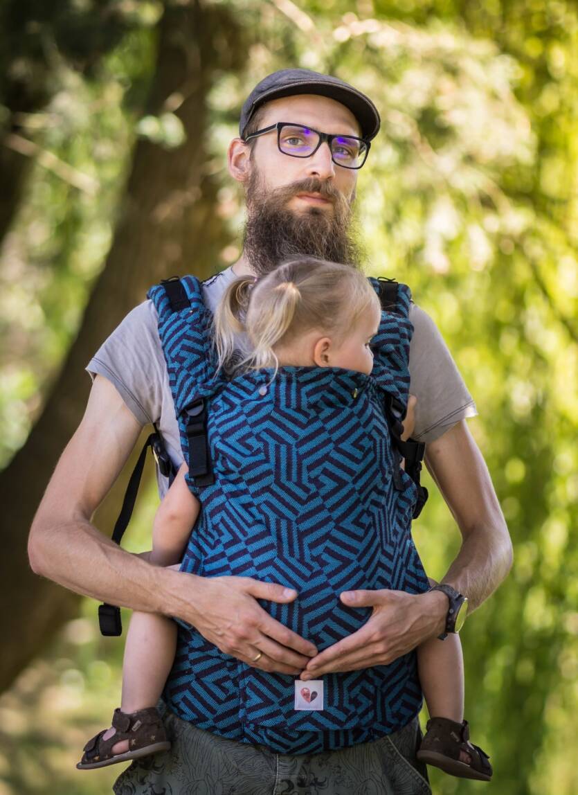 Freely Grow. Ergonomic baby carrier. Geo Navy .