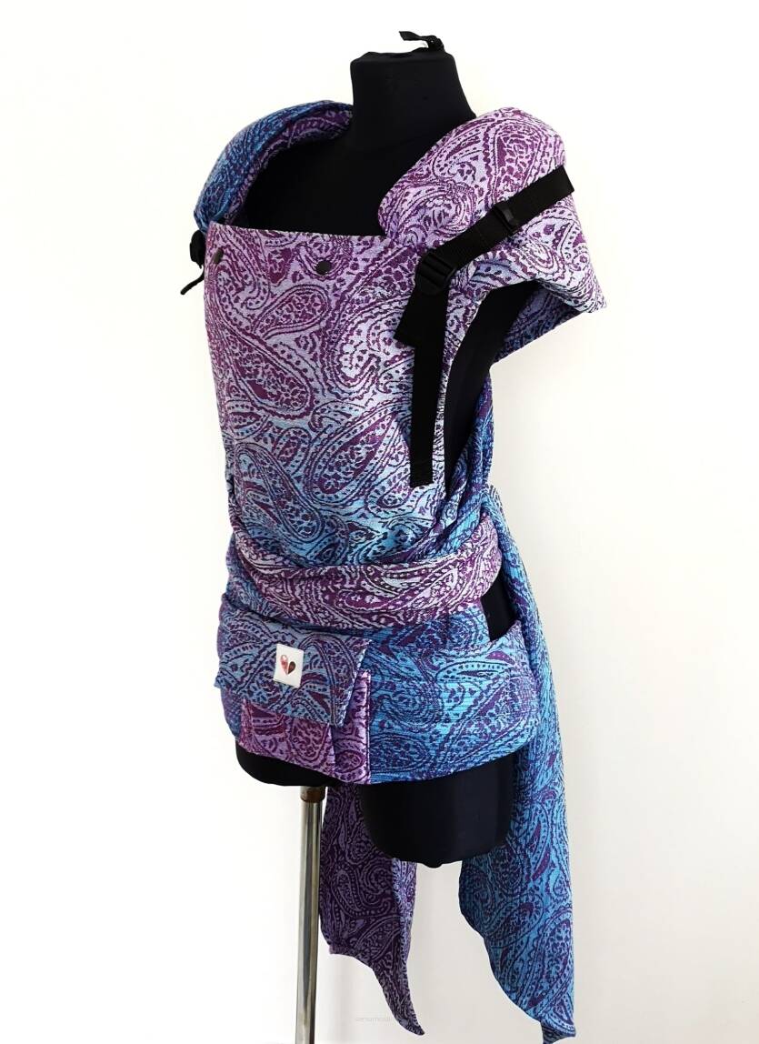 Ergonomic baby carrier. Hybrid baby carrier. Hinda Amethyst.