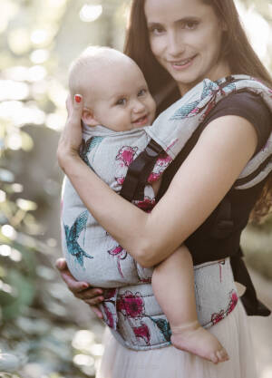 Freely Grow. Ergonomic baby carrier. Colibri Rosa .