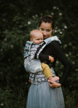 Freely Grow baby carrier. Lea Mint .